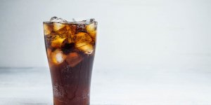 Canicule : pourquoi faut-il éviter les boissons glacées ?