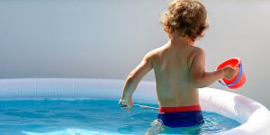 Noyades d’enfants : quelles précautions prendre au bord de la piscine cet été ?