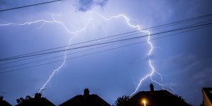 Météo : 37 départements en alerte orages et canicule ce vendredi